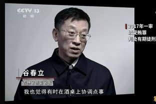 某音女网红去到埃及，被路人疯狂要合影？